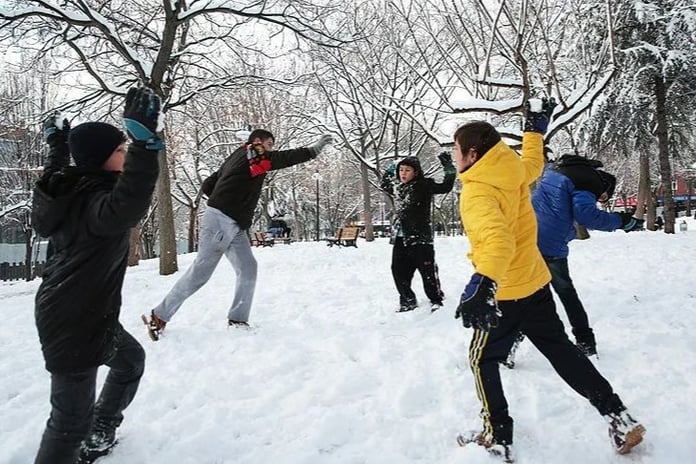 Kar ve buzlanma eğitimi vurdu: 15 Ocak Perşembe günü birçok ilde okullar tatil edildi