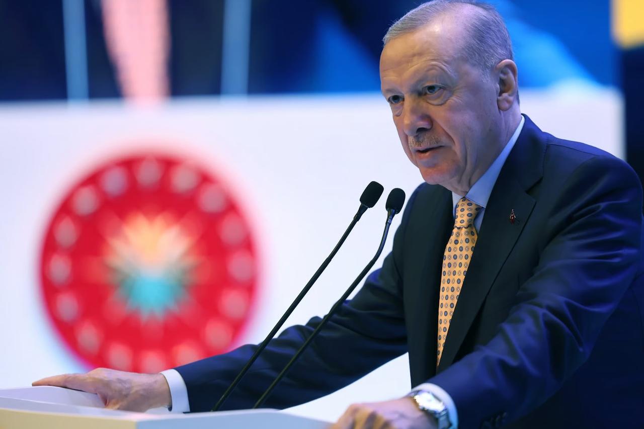 Erdoğan: Biz iş yapıyoruz onlar takoz koyuyor