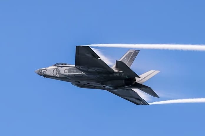 F-35 krizi: ABD’nin en pahalı savaş uçağı 2024’te yarı zamanlı uçabildi