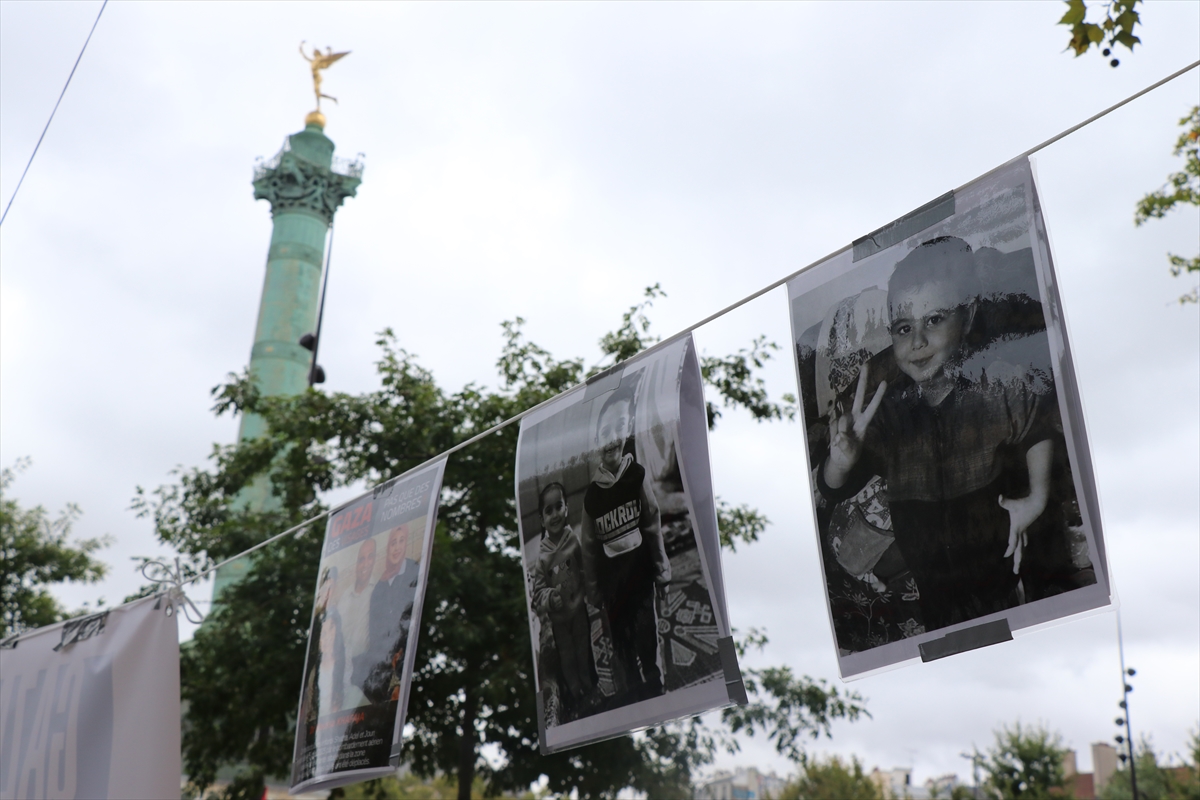 Paris'te Gazze'de katledilen çocuklar için anma töreni