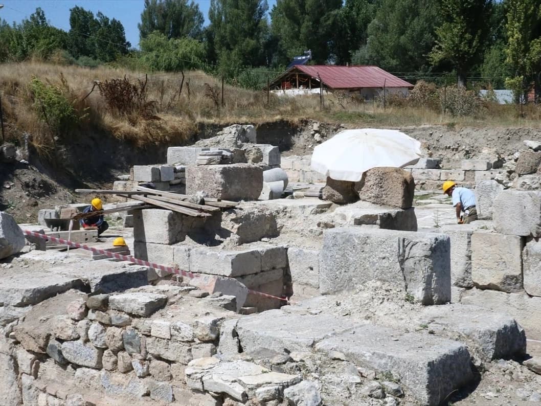 Sebastapolis Antik Kenti gün yüzüne çıkıyor
