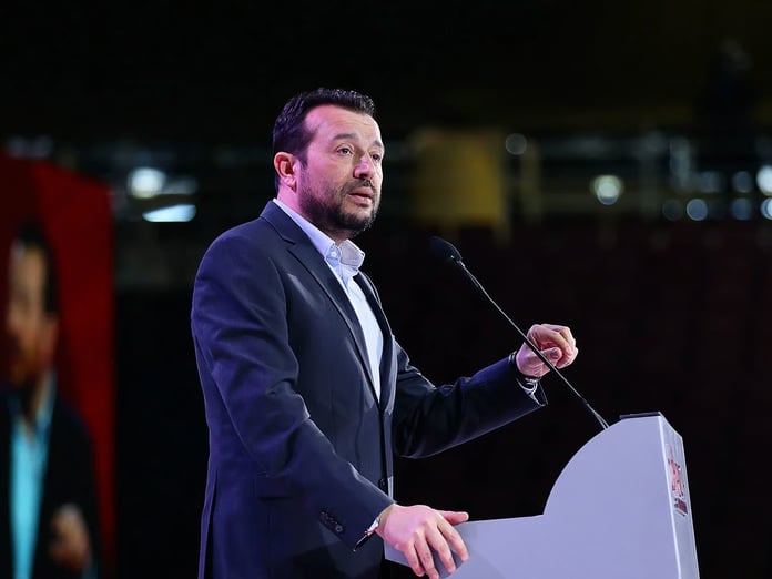 Yunan vekilin gazeteciye saldırısı AP'yi sarstı