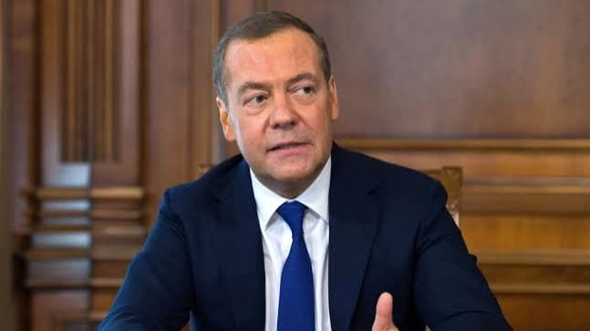 Medvedev’den Leipzig Havalimanı suçlamalarına sert yanıt: Avrupa liderlerini Kiev’in terörizmini desteklemekle suçladı