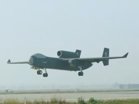 Çin’in dev drone Mothership'ı Jiutian ilk uçuşunu başarıyla gerçekleştirdi