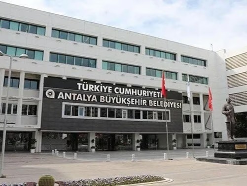 Antalya Büyükşehir Belediyesi soruşturmasında 8 yeni gözaltı: Rüşvet ve kara para aklama suçlaması