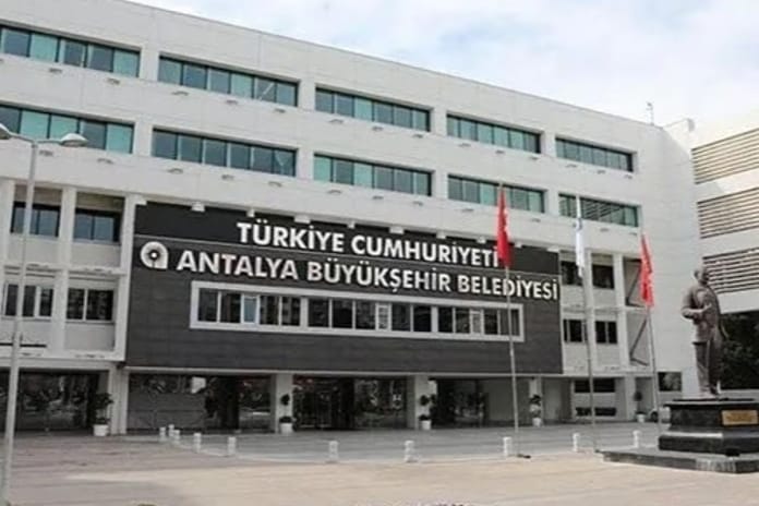Antalya Büyükşehir Belediyesi soruşturmasında 8 yeni gözaltı: Rüşvet ve kara para aklama suçlaması