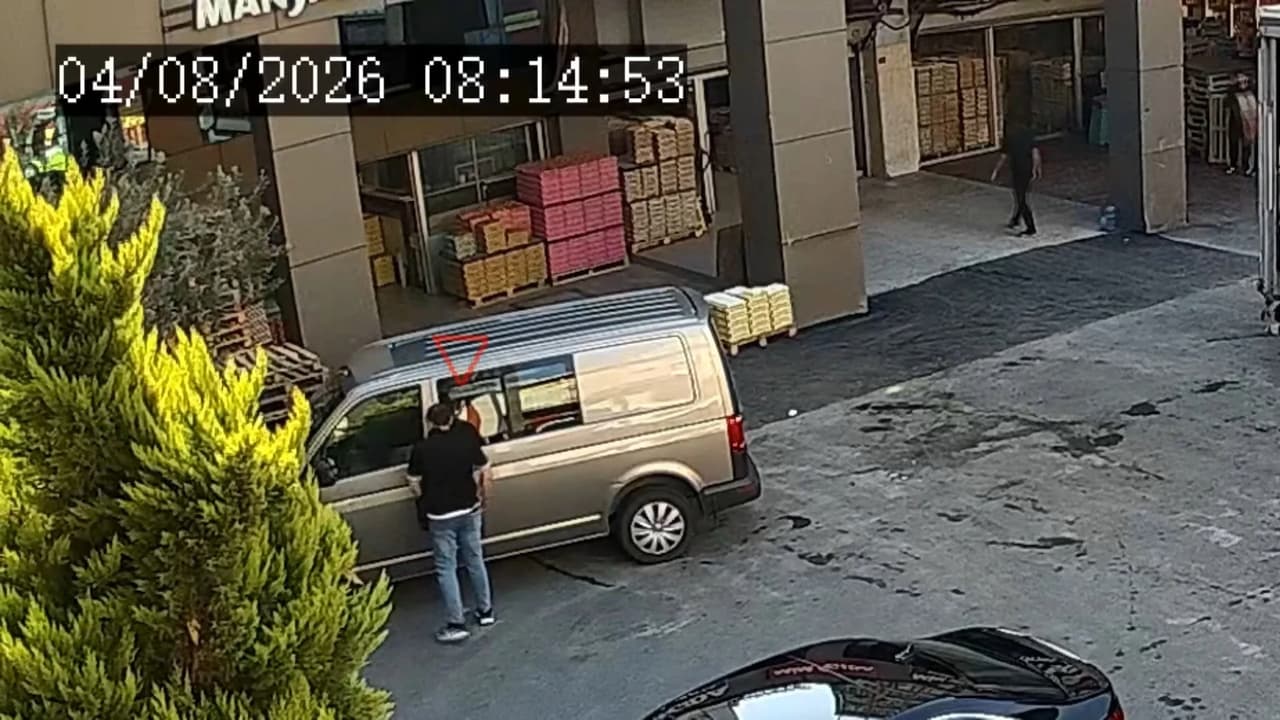 Araç kilidini jammer ile engelleyen hırsızlar