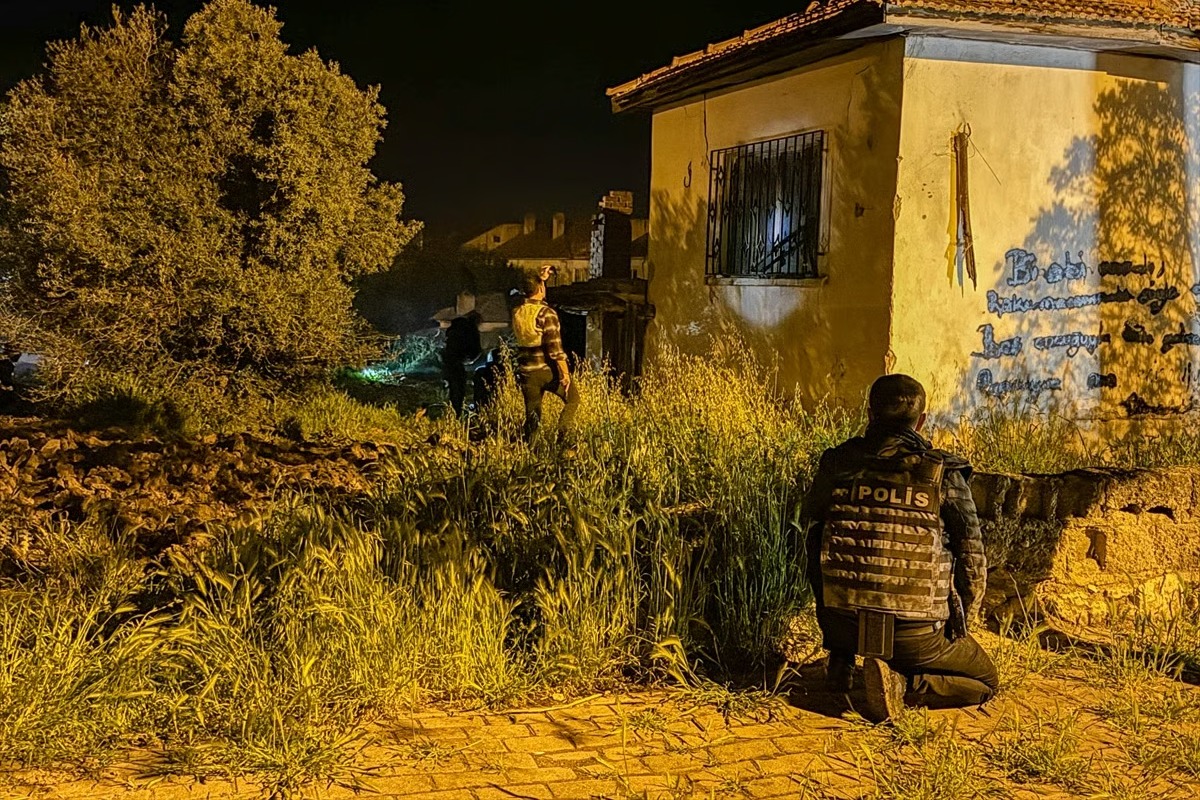 Uşak’ta polis ekibine silahlı saldırı