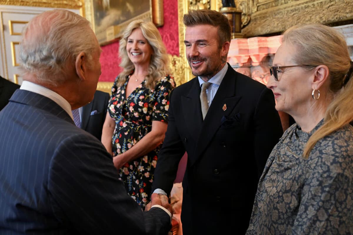 Beckham'a kraliyet onuru, şövalye oldu: "Sir David Beckham"
