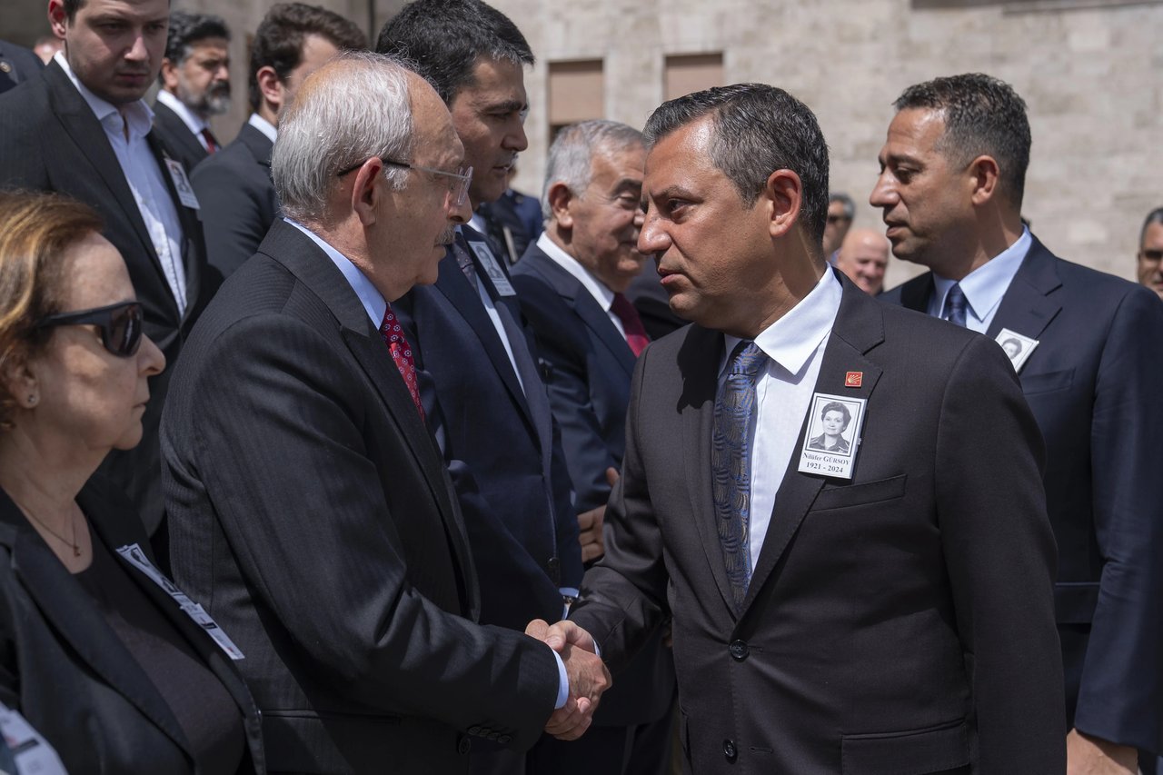Kılıçdaroğlu, Özgür Özel'i reddetti