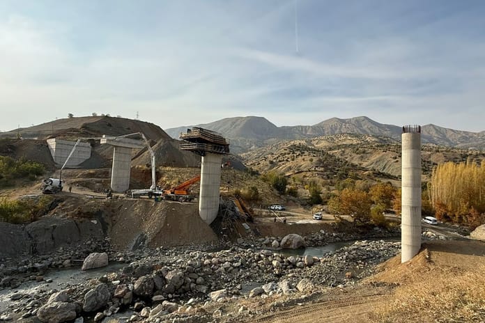 Viyadük faciasında can kaybı yükseldi: 4 işçi hayatını kaybetti