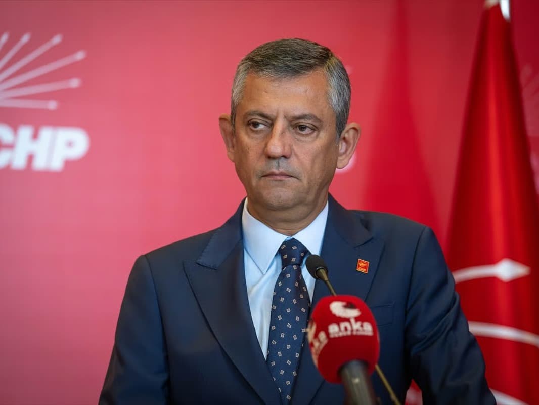 CHP Genel Başkanı seçildi