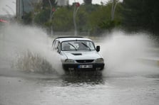 Edirne'de sağanak yağış hayatı olumsuz etkiliyor