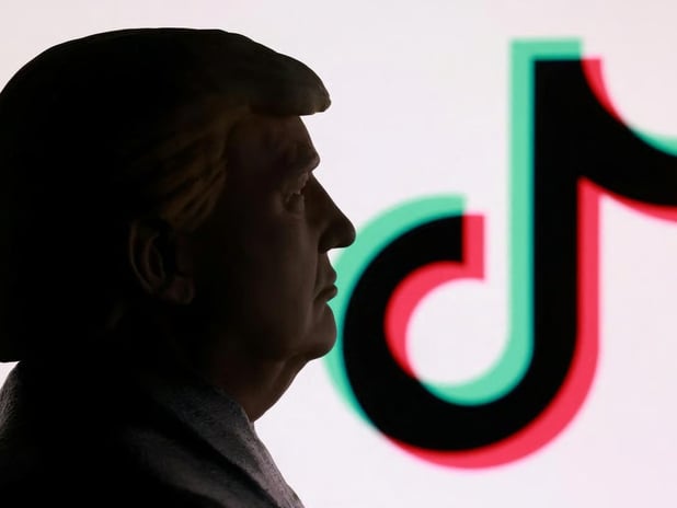 Trump TikTok’un ABD’li yatırımcılara satışı için kararnameyi imzaladı