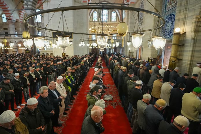 Cuma namazı saati 20 Şubat | Diyanet ile İzmir, Ankara, İstanbul Cuma namazı saat kaçta başlayacak?