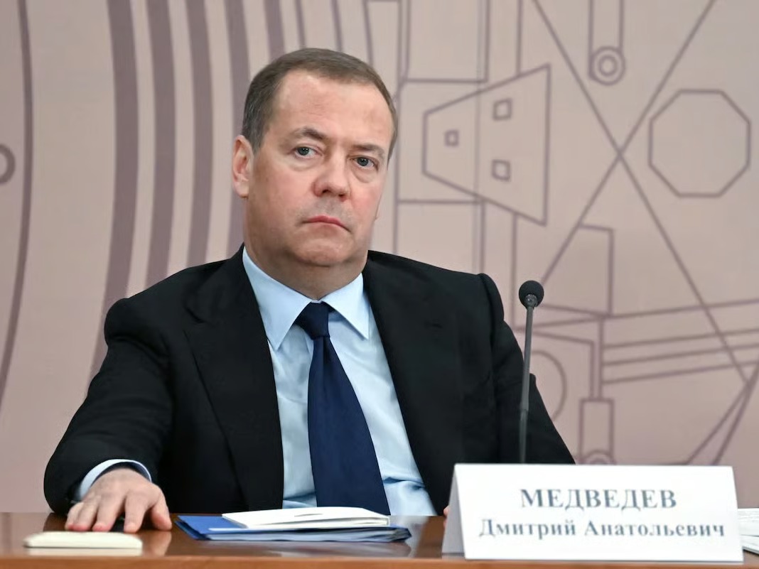 Medvedev: Russia Will Withstand EU Sanctions, Strike Harder