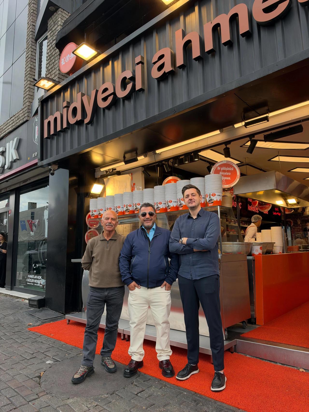 Midyeci Ahmet 10 gün 10 gece ücretsiz yemek olayı nedir