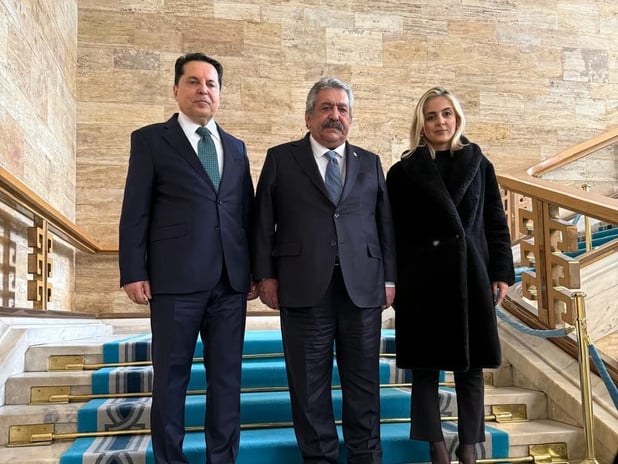 MHP'li Feti Yıldız, Meclis'te Ahmet Özer ile görüştü