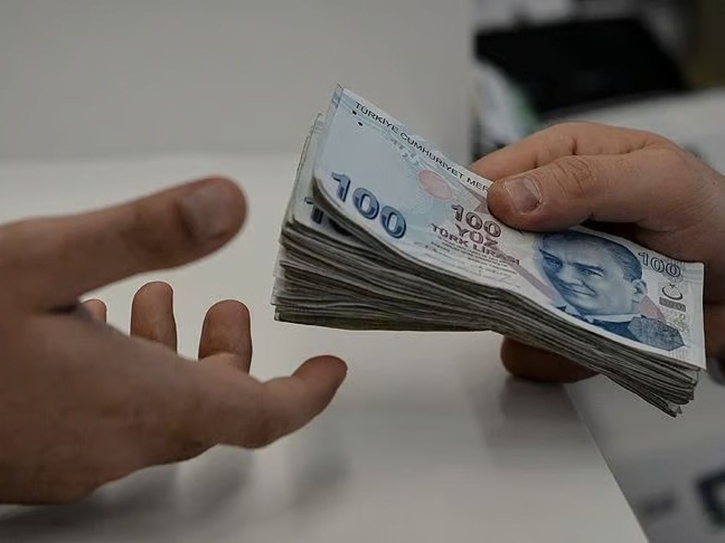 Emekli maaşı alanlar dikkat: Faiziyle geri alınıyor! Malulen emekli maaşı kesilir mi?