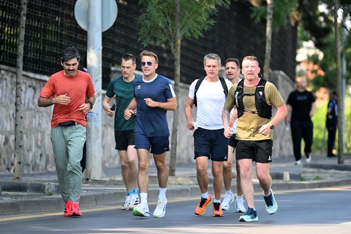 Fransa lideri Macron sabah koşusunda! Seğmenler Parkı'nı arşınladı
