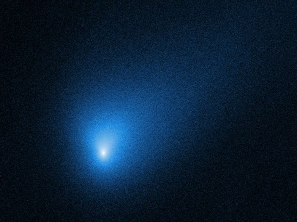 Hubble Uzay Teleskobu, 2019'da yıldızlararası kuyruklu yıldız 2I/Borisov'un bu görüntüsünü yakaladı. Bu şimdiye kadar tespit edilen sadece ikinci ISO'ydu. 