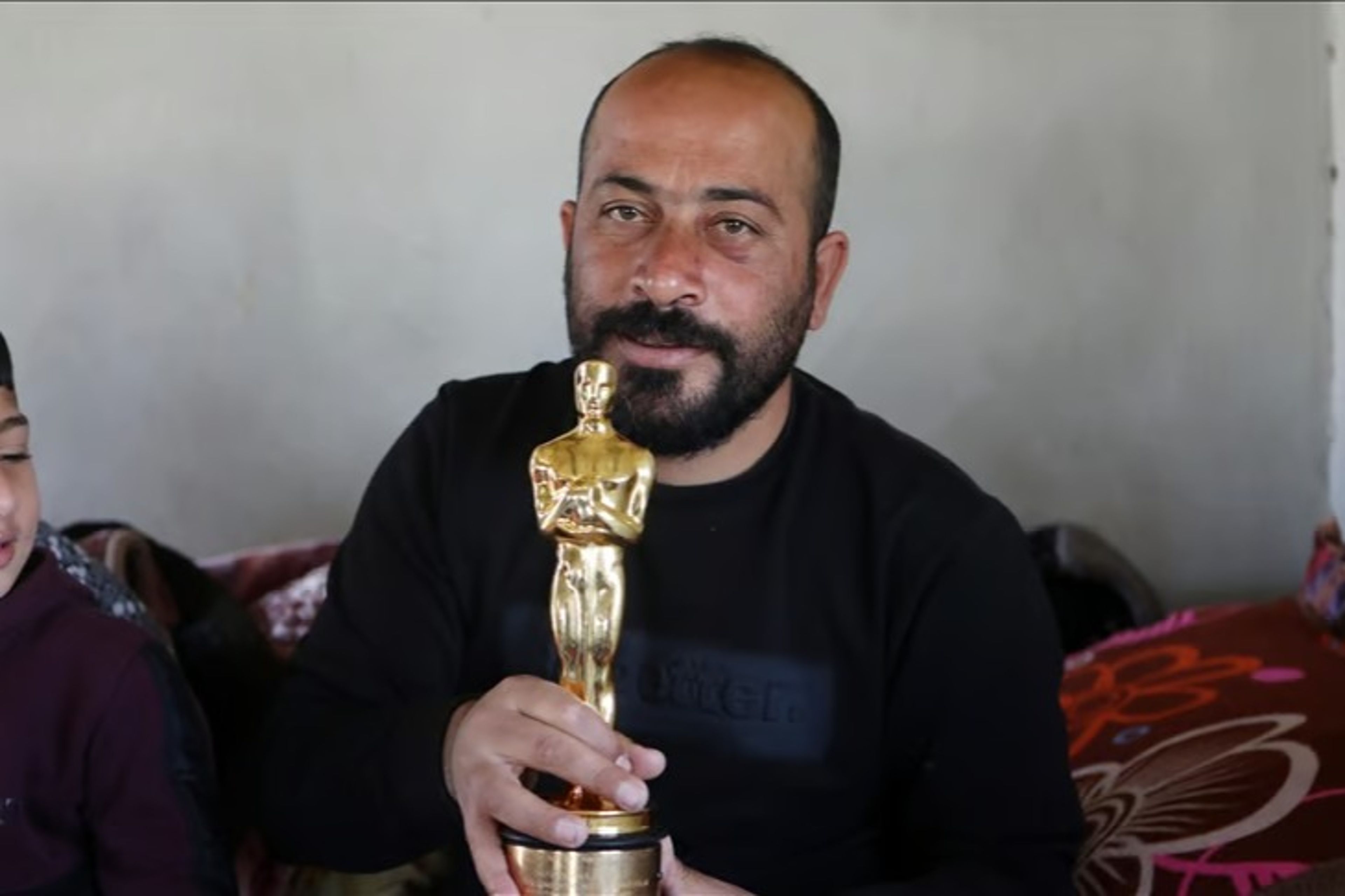 İsrail güçleri Oscar ödüllü Filistinli yönetmeni gözaltına aldı