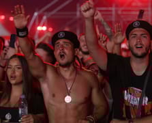 Hırvatistan'daki Thompson konserinde Nazi selamı skandalı