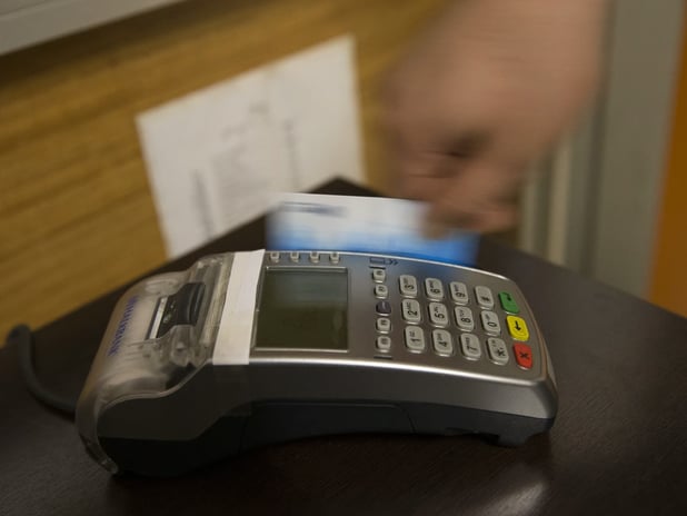 Kredi kartı temassız ödeme limiti ne kadar oldu? Kredi kartı temassız ödeme limiti arttır mı?