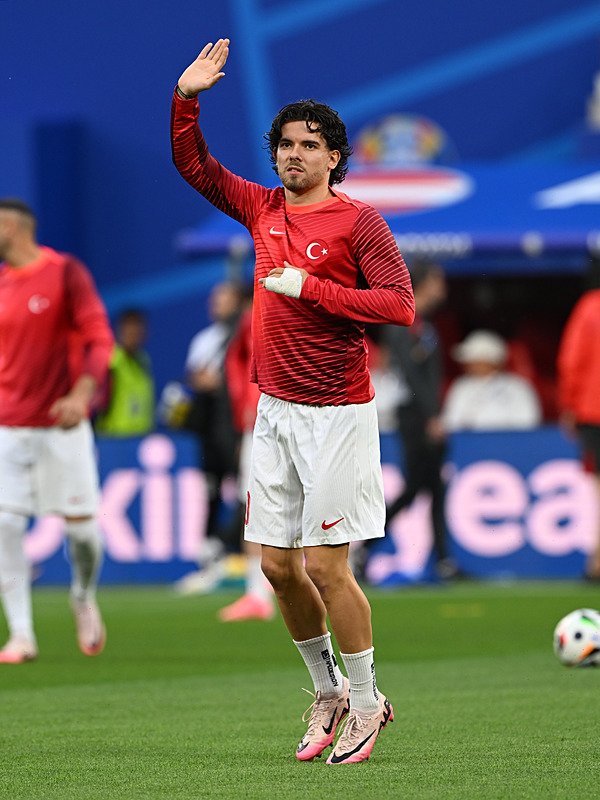 Ferdi Kadıoğlu'na mesaj