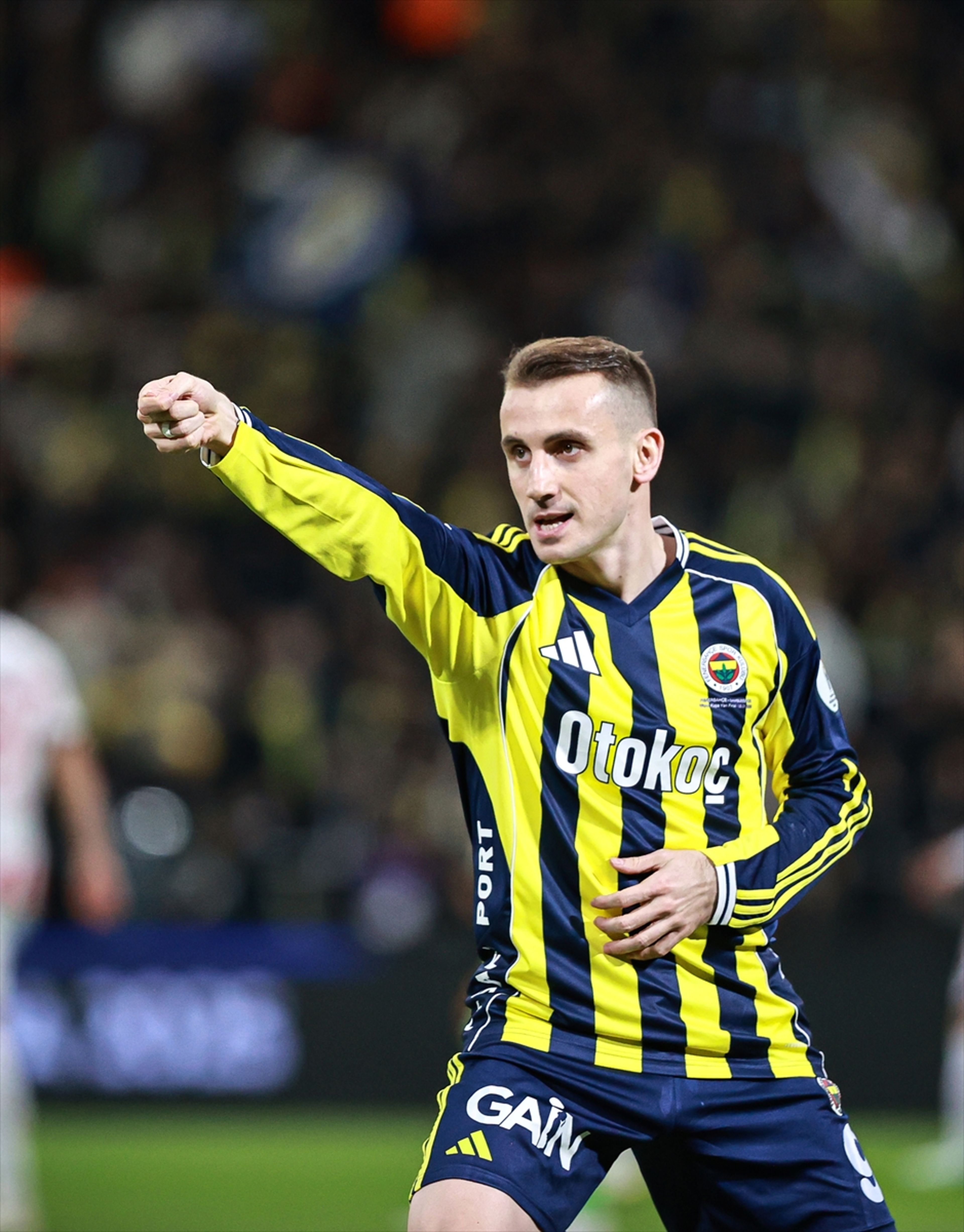 Perdeyi Kerem Aktürkoğlu açtı
