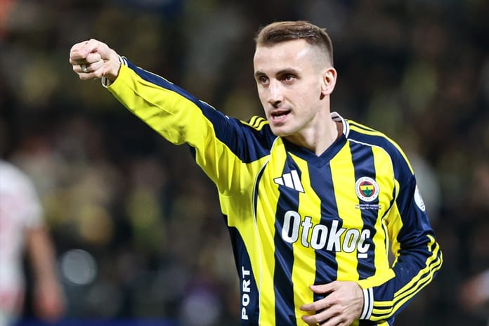 Perdeyi Kerem Aktürkoğlu açtı