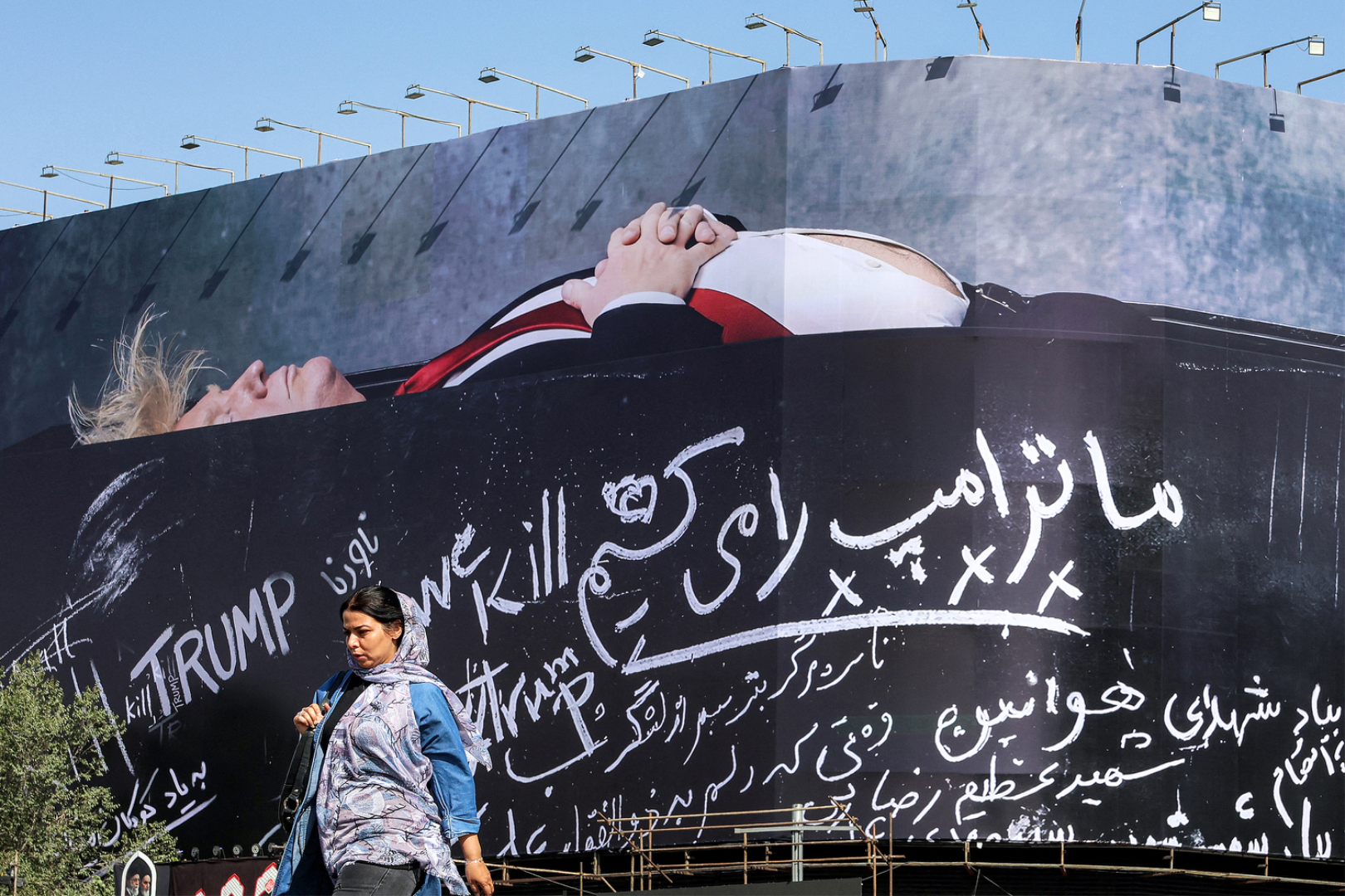 Iran Threatens Gulf Airports, Pipelines If War Resumes