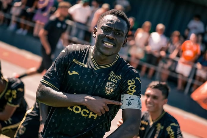 Galatasaray, Fenerbahçe ve Beşiktaş Fransa çıkartmasında: Süper Lig'in devleri Arthur Avom için yarışıyor