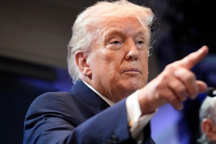 Trump İran’a yönelik askeri seçeneği değerlendiriyor