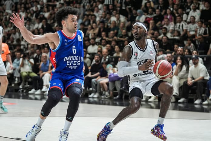 Anadolu Efes ve Beşiktaş, Basketbol Süper Ligi yarı final serisinde avantaj için sahaya çıkıyor