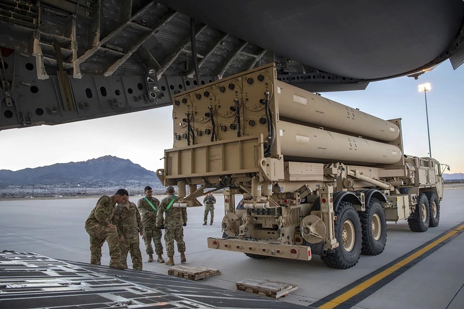 U.S. Launches Military Airlift to Israel