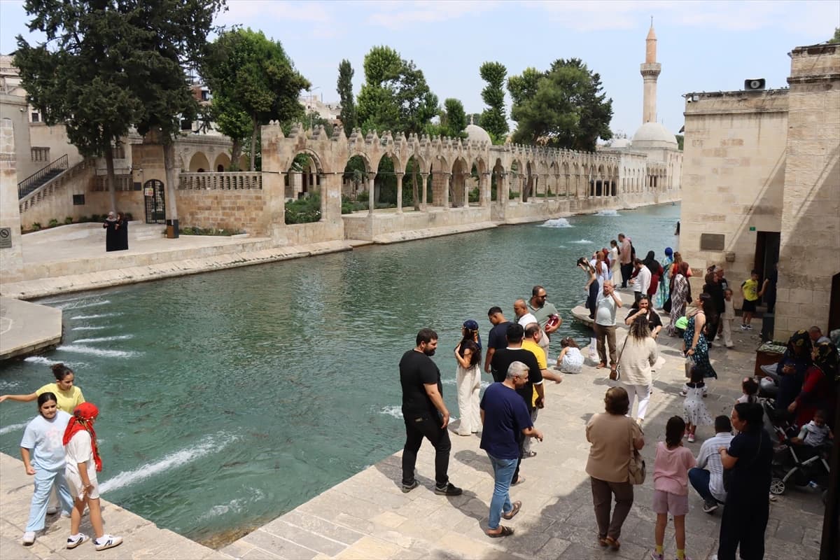Balıklıgöl'e yoğun rağbet sürüyor