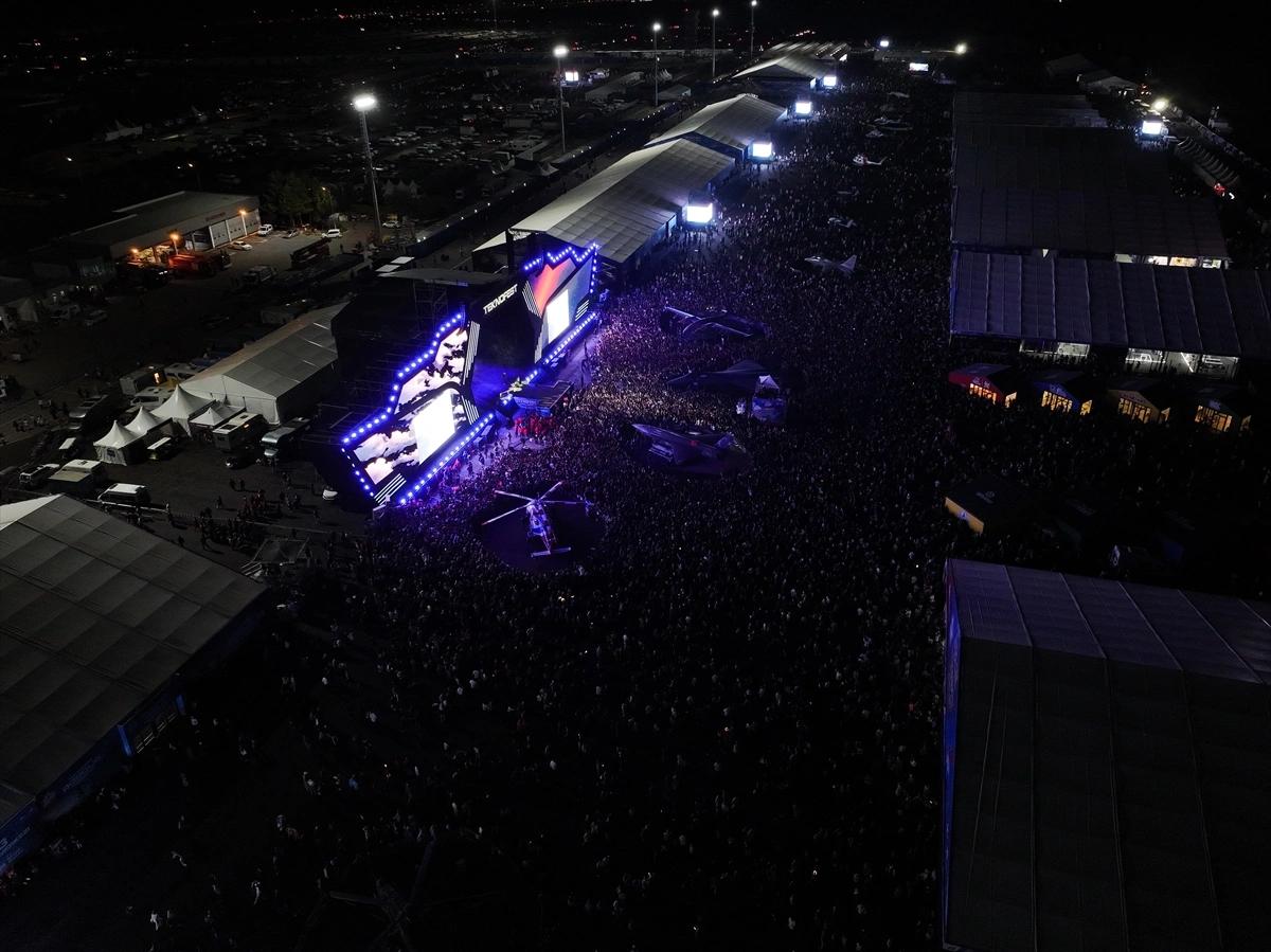 Ceza, TEKNOFEST Güneydoğu'da sahne aldı