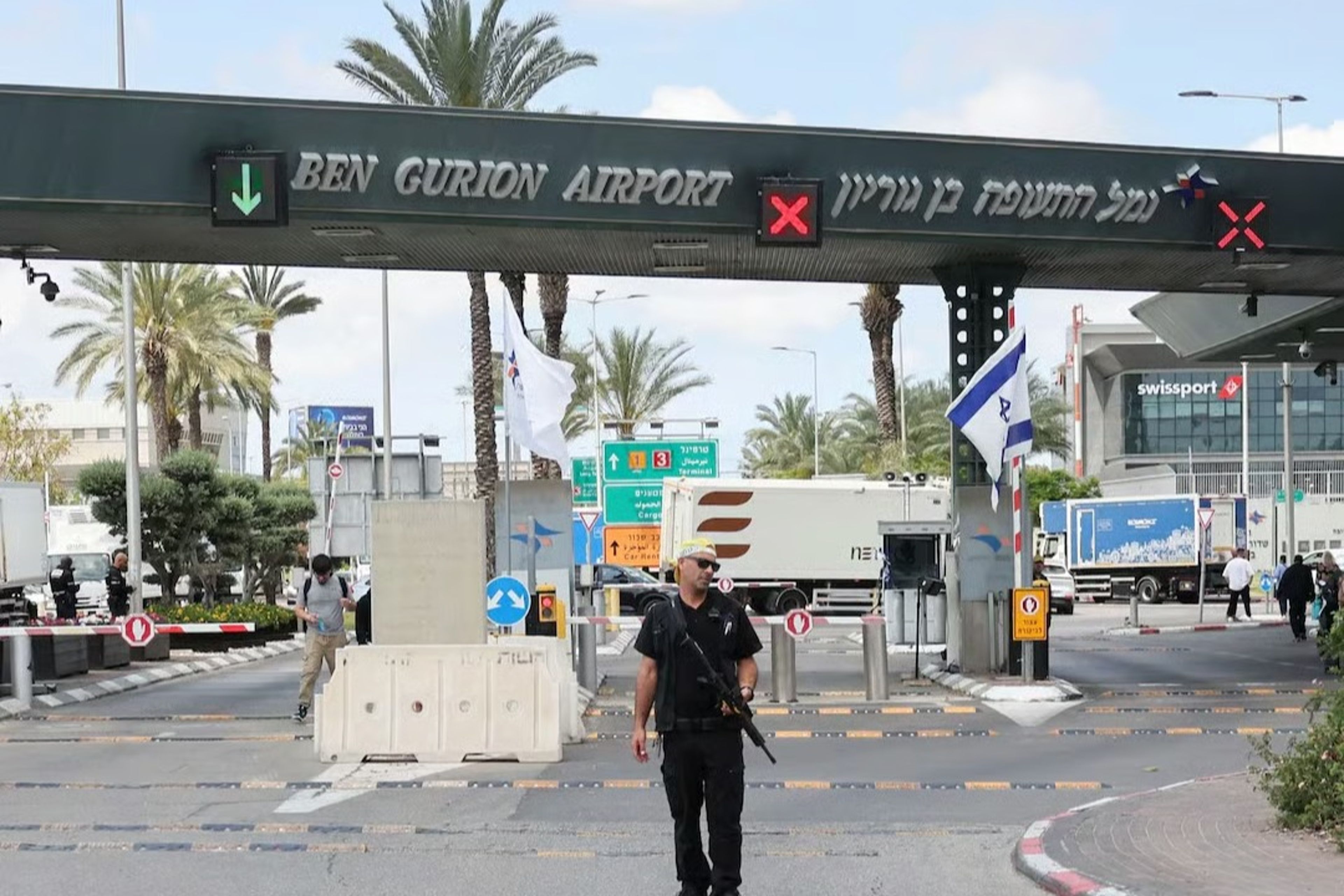 İran misillemesi sonrası Tel Aviv’de alarm: Uçuşlar yarıya indirildi