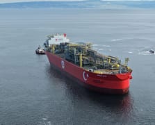 Türkiye'nin ilk yüzer gaz üretim platformu İstanbul'un fethinin yıl dönümünde Boğaz'dan geçecek