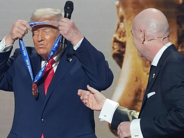 ABD Başkanı Trump'a FIFA'dan "Dünya Barışı Ödülü"