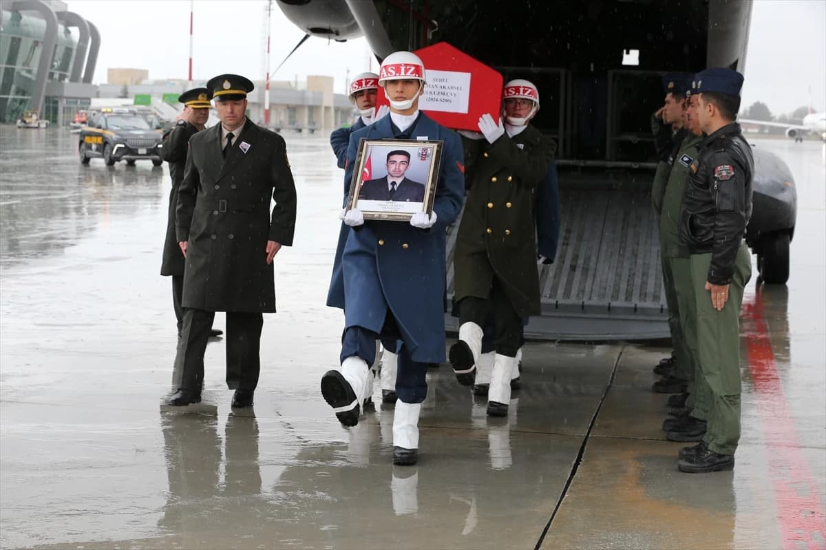 Ağrı'dan Konya'ya şehit ateşi düştü: Şehit Uzman Çavuş dualarla uğurlandı