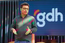 Mert Başaran: Sistem, yönetebilmek için borçlu ve mutsuz toplumlara ihtiyaç duyuyor