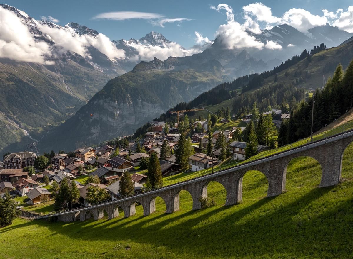 Alpler'in ortasında düşsel bir vadi: Lauterbrunnen