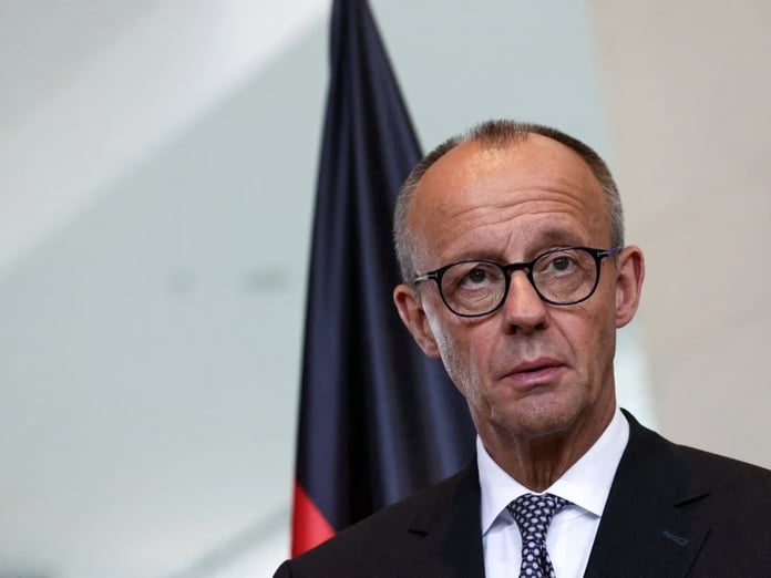 Almanya'da muhalefet Merz’i Epstein bağlantılarını araştırmaya çağırdı