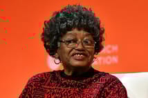 Irkçılıkla mücadelenin sembol ismi hayatını kaybetti