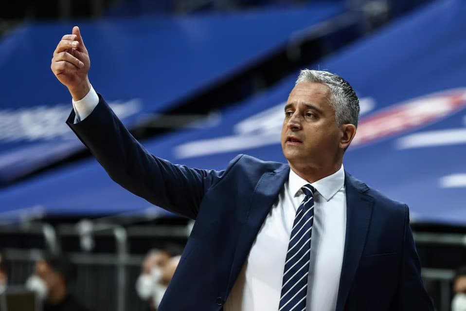 Kokoškov yeniden Türkiye'de: Tecrübeli Sırp çalıştırıcı, Efes'in başına geçti
