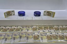 Çalınan paralarının peşine düştü kendisi yakalandı