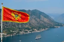 Karadağ Türk vatandaşlarının vizesiz seyahat hakkını askıya aldı