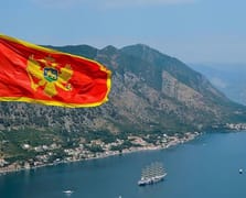 Karadağ Türk vatandaşlarının vizesiz seyahat hakkını askıya aldı